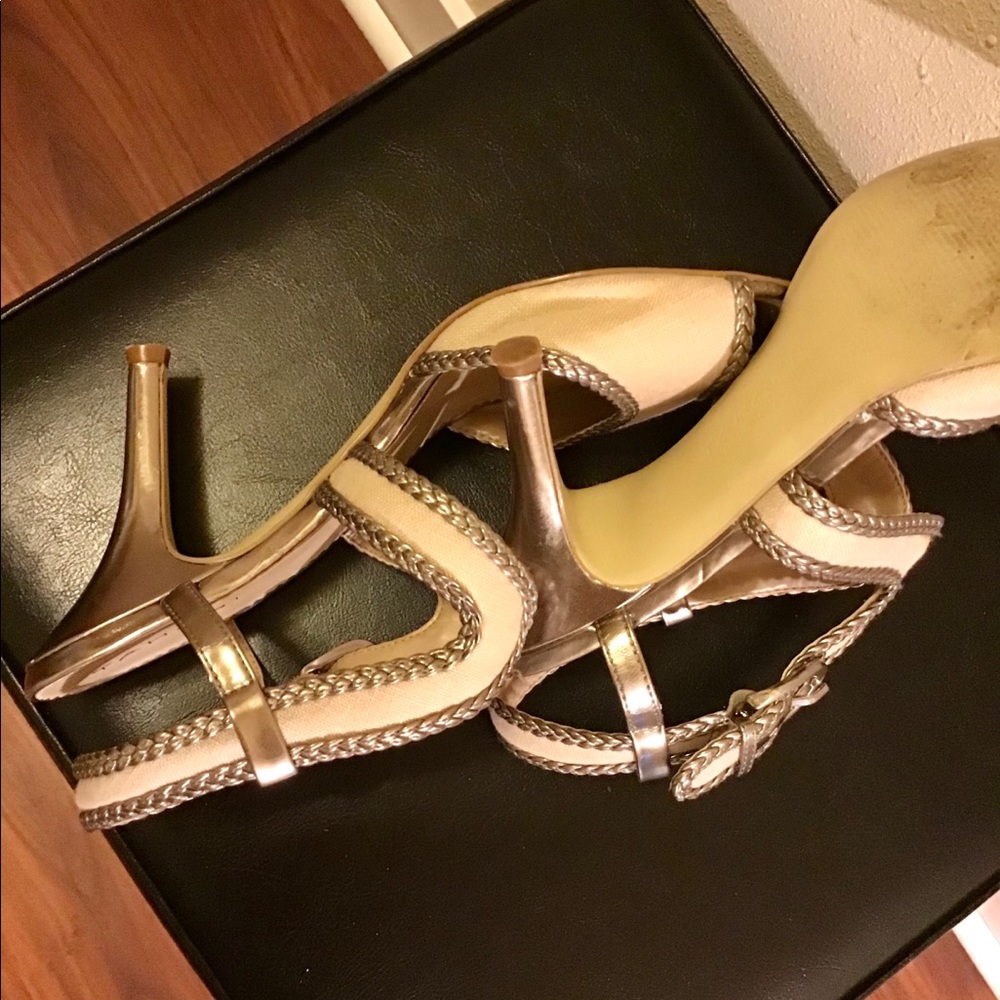 LN ❤️DARLING 4” HEELS PURCHASED AT NORDSTROMS. LIKE NEW. BEAUTIFUL NEUTRAL COLOR - Picture 5 of 9